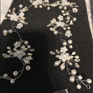 Yean 23” silver Bridal hair vine for hair